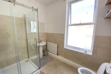 5 bed flat, Ash Grove, Longsight, Manchester, M145GQ - Image 12